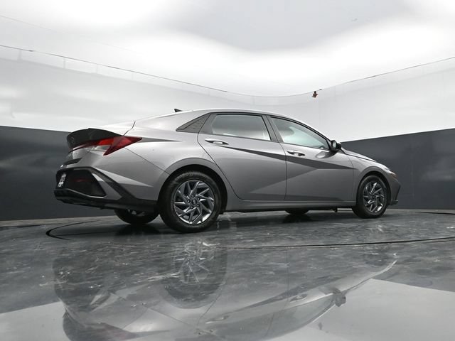 Used 2024 Hyundai Elantra SEL FWD image 59
