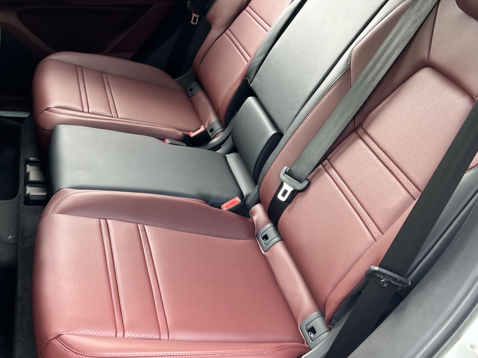 New 2026 Porsche Cayenne image 17