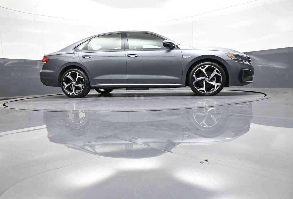 Used 2021 Volkswagen Passat 2.0T R-Line image 28