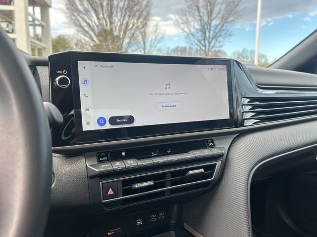 Used 2025 Toyota Camry SE w/ Multimedia Upgrade Package image 19