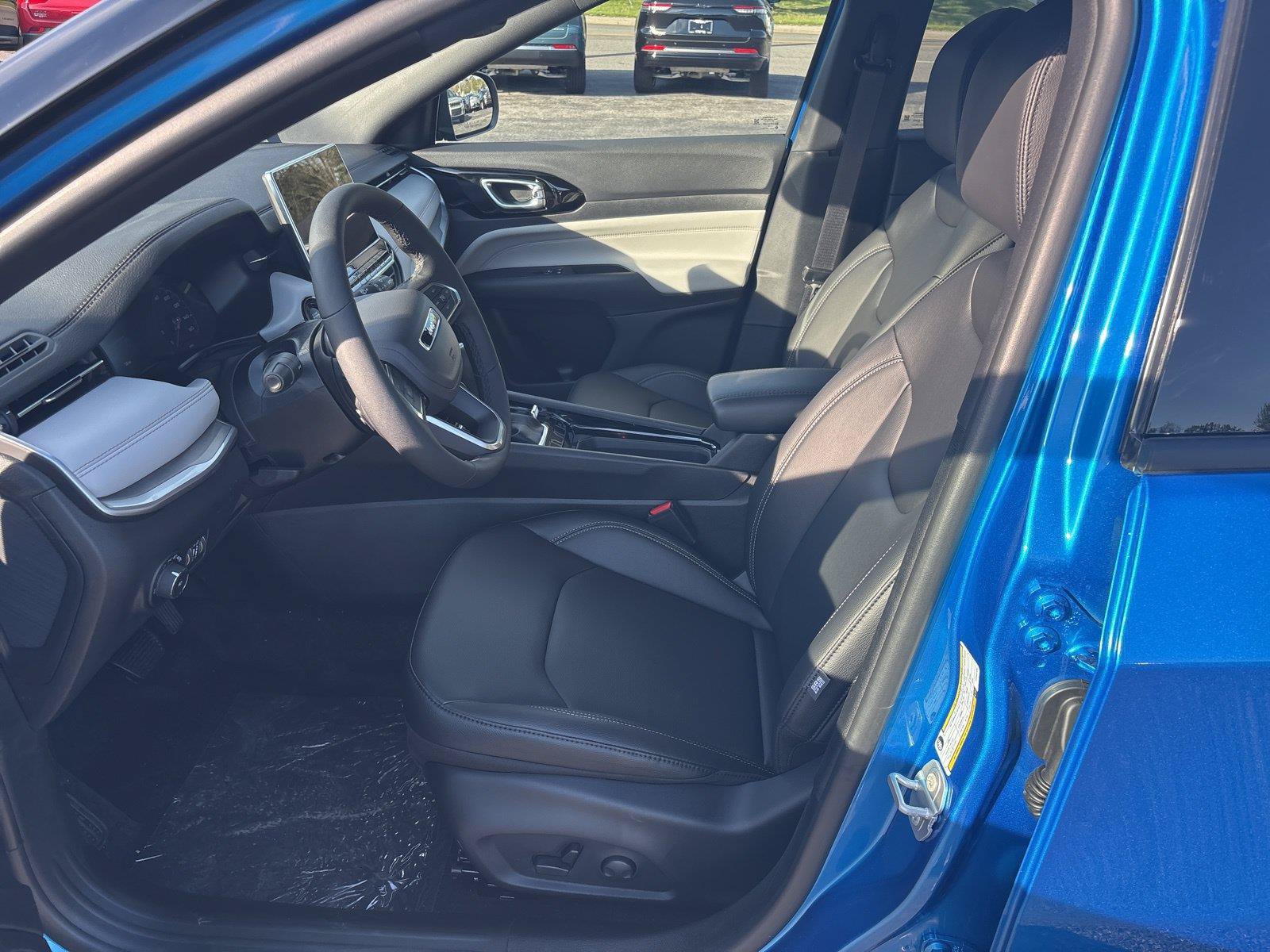 New 2026 Jeep Compass Limited AWD/4WD image 10