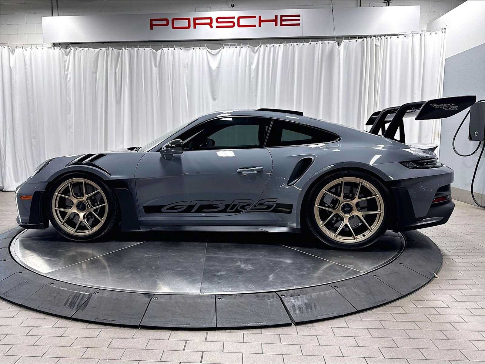 Used 2025 Porsche 911 GT3 RS RWD image 2