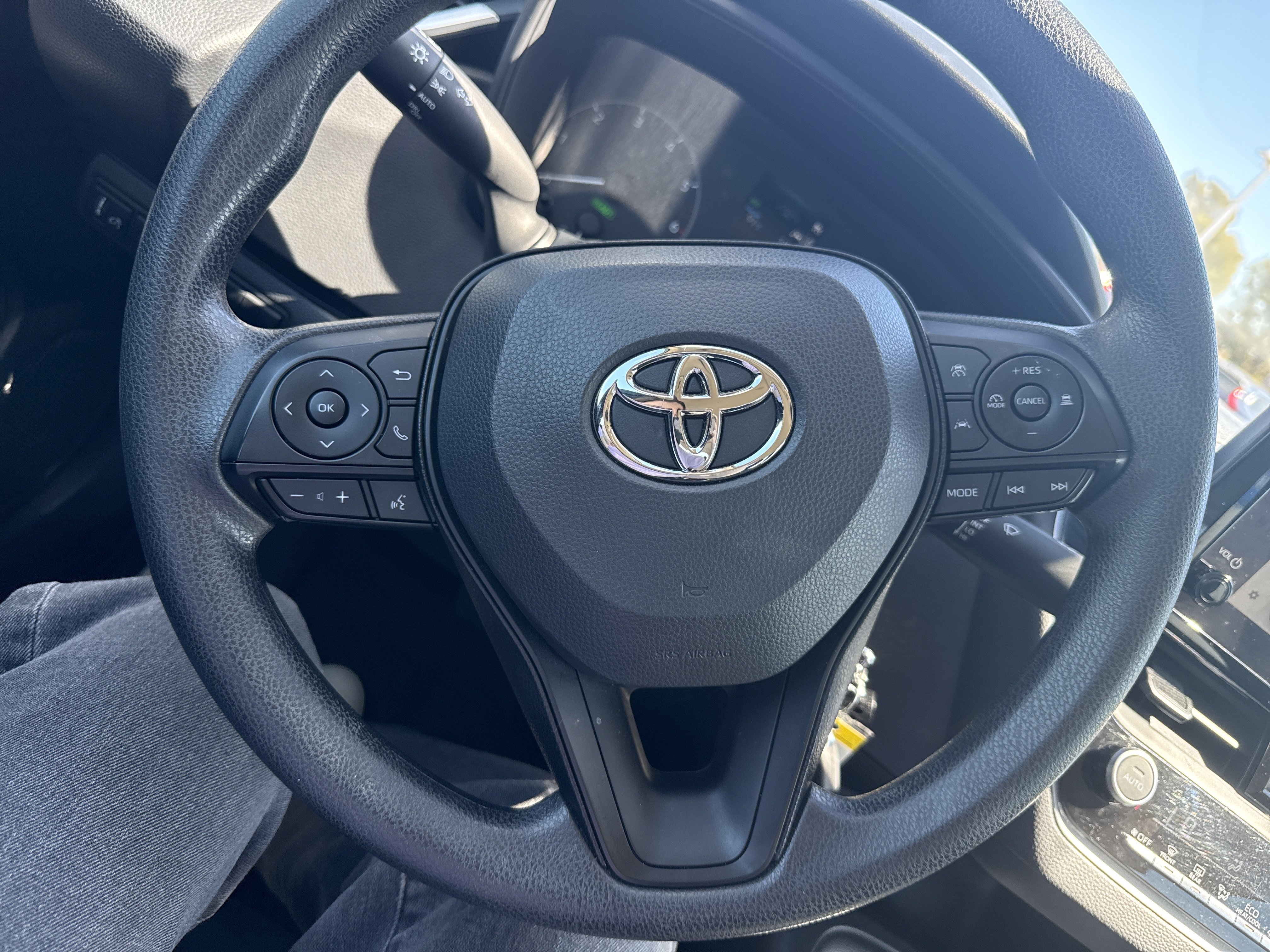 Used 2025 Toyota Corolla LE image 18