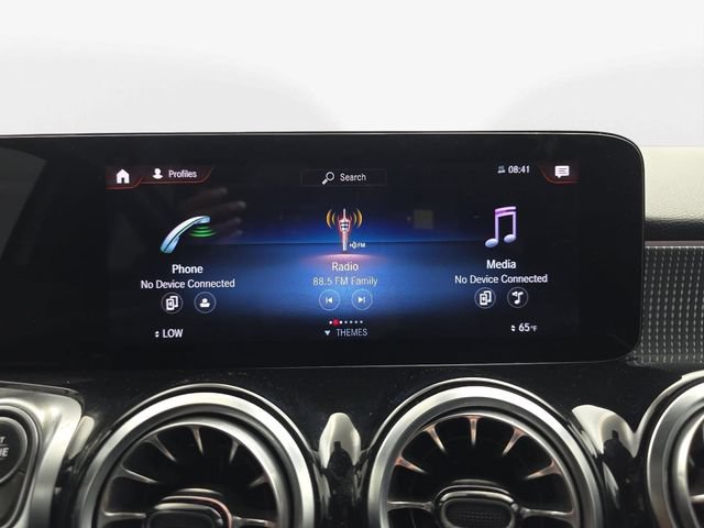 Used 2022 Mercedes-Benz GLB 250 image 21