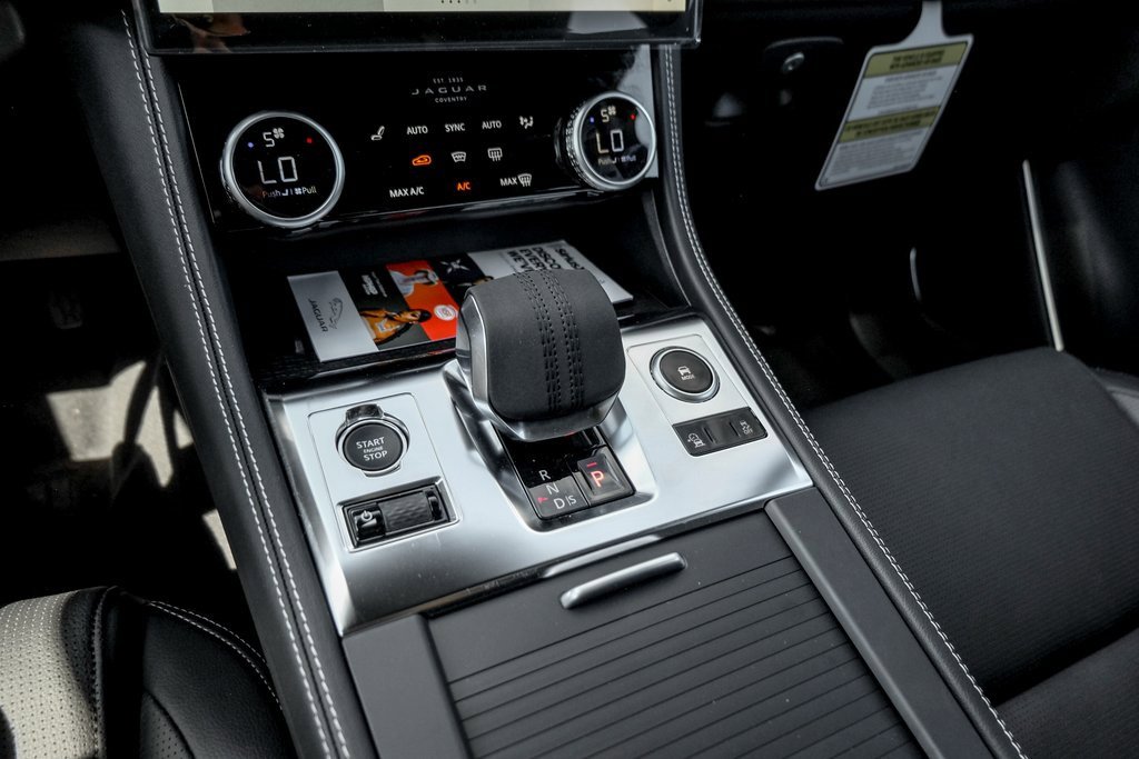 Used 2025 Jaguar F-PACE R-Dynamic S image 14