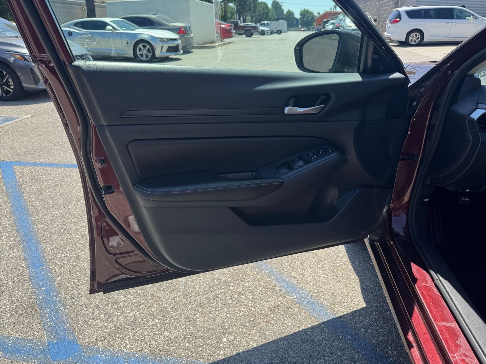 Used 2025 Nissan Altima 2.5 SV FWD image 18