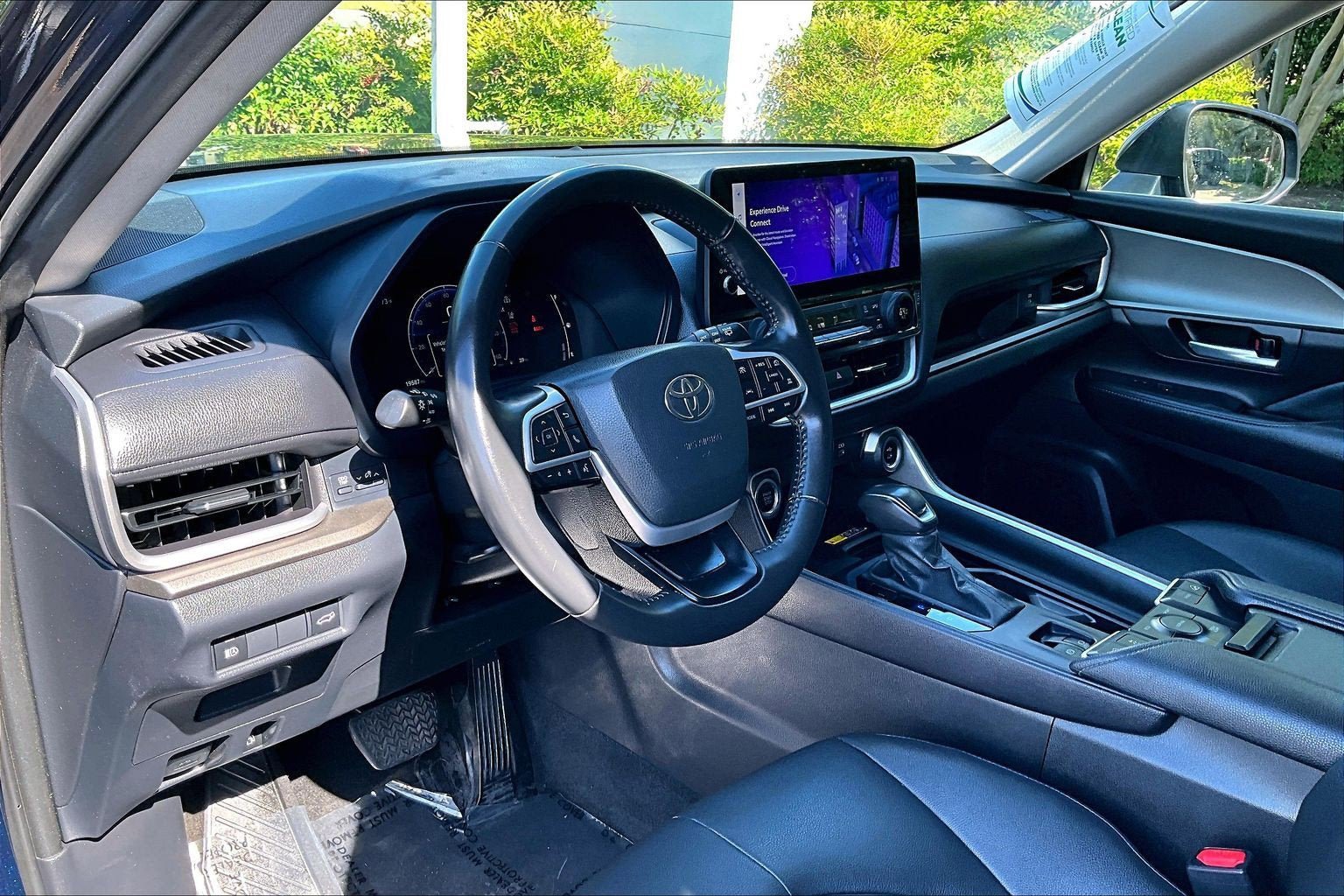 Used 2024 Toyota Grand Highlander AWD image 13