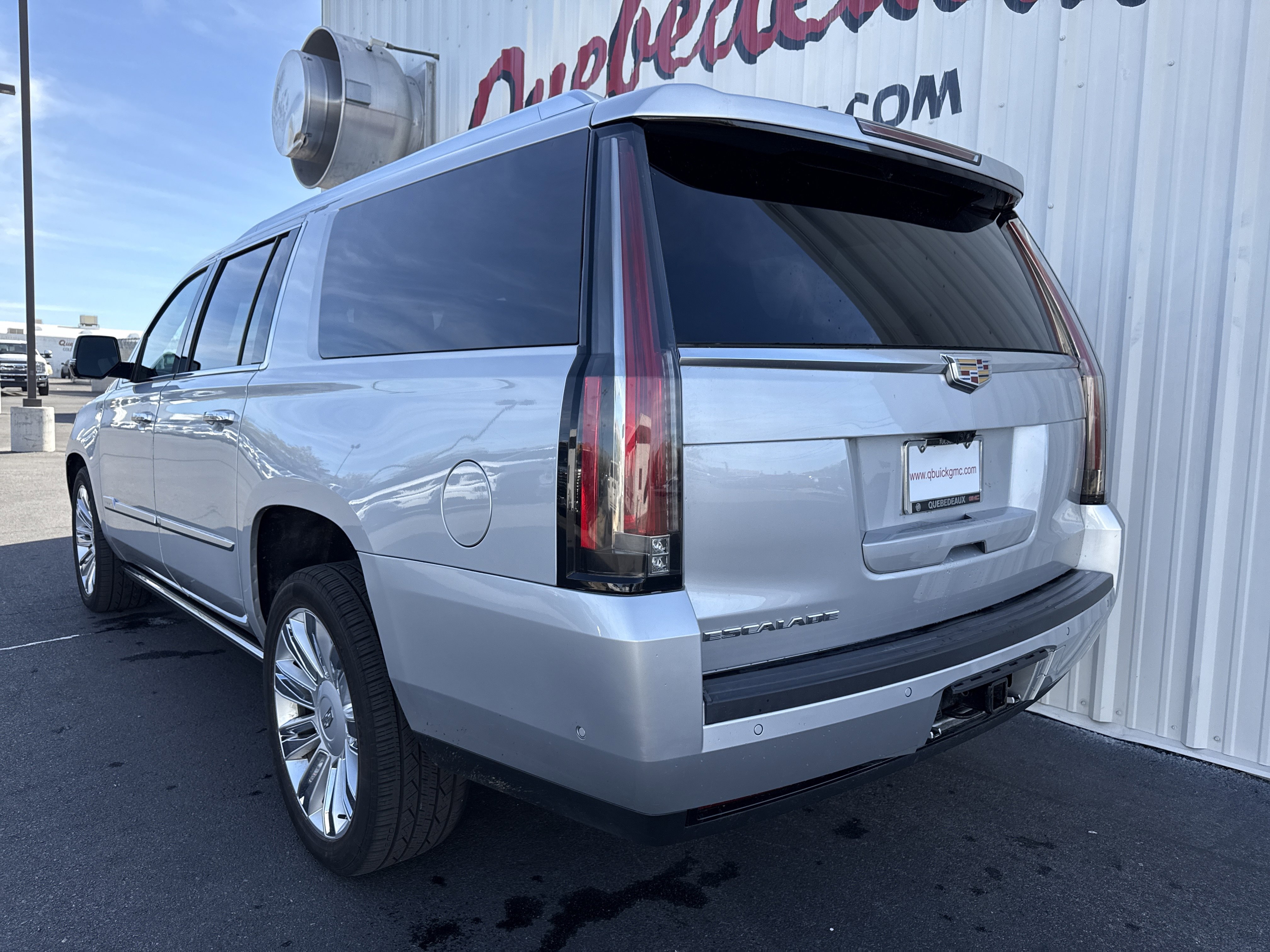 Used 2019 Cadillac Escalade ESV Platinum image 15