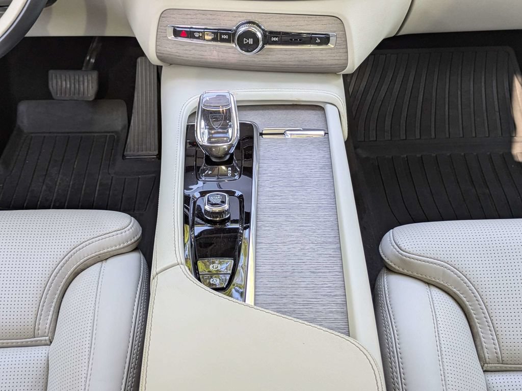 Used 2023 Volvo XC90 B6 Ultimate w/ Protection Package Premier AWD/4WD image 19