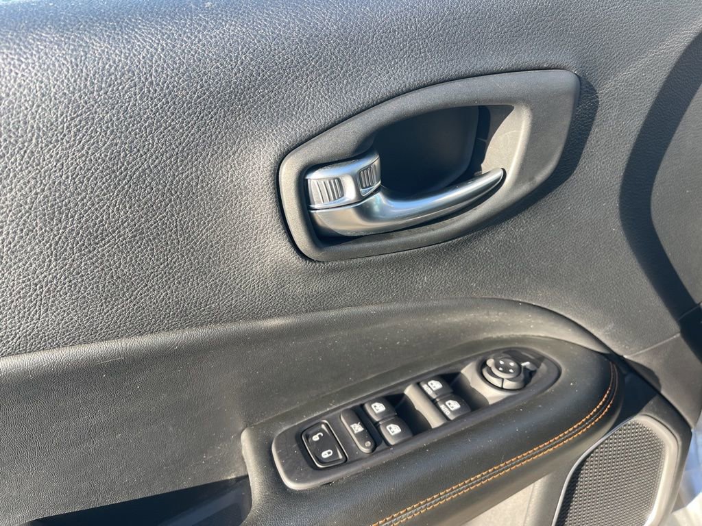 Used 2020 Jeep Compass Limited image 10