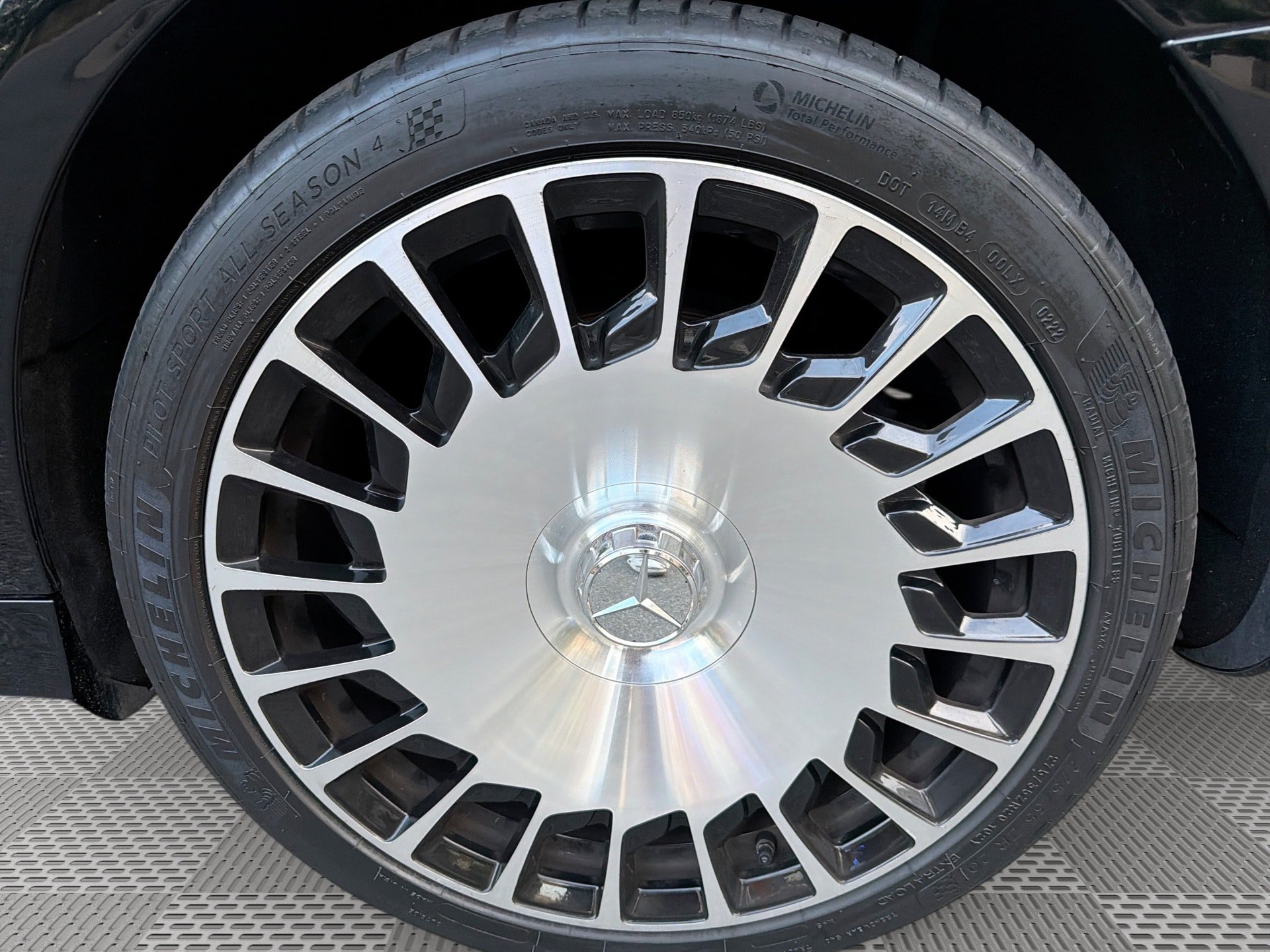 Used 2015 Mercedes-Benz S 550 Sedan image 29