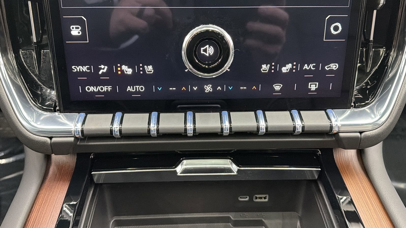 Used 2026 GMC Yukon Denali w/ Sun & Power Step Package AWD/4WD image 20