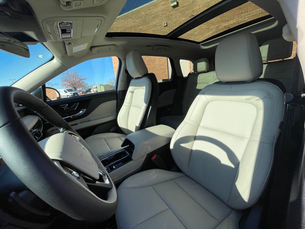 New 2026 Lincoln Corsair Premiere image 15