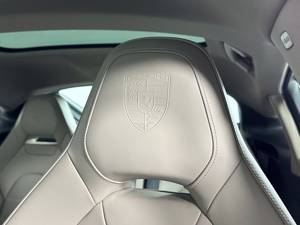 Used 2026 Porsche Panamera RWD image 23