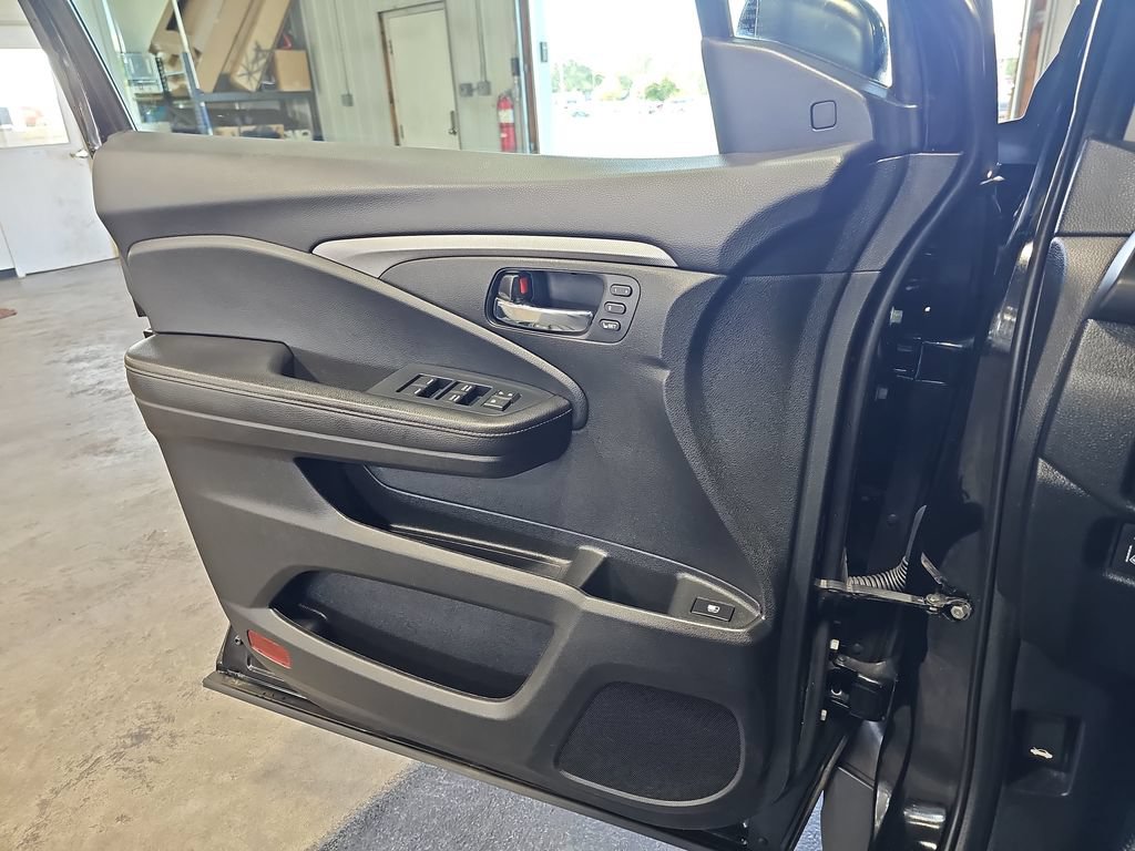 Used 2023 Honda Ridgeline RTL image 27