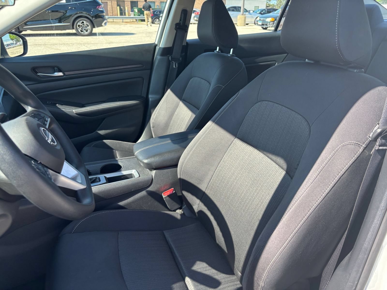Used 2025 Nissan Altima 2.5 SV FWD image 29