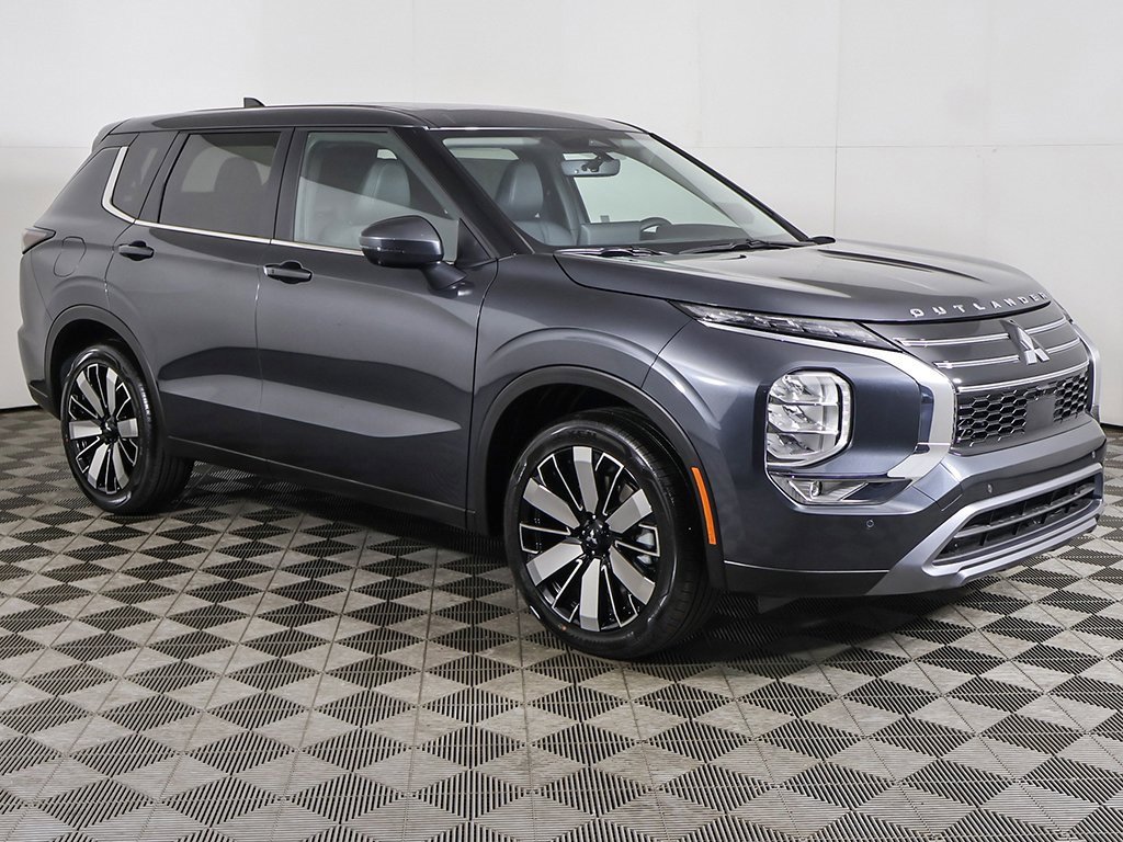 New 2025 Mitsubishi Outlander SE image 2