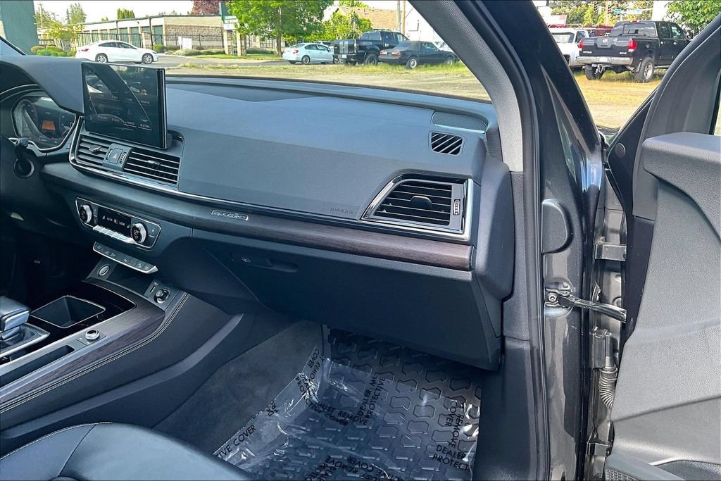 Used 2021 Audi Q5 e Premium Plus w/ Premium Plus Package AWD/4WD image 19