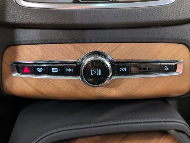 Used 2024 Volvo XC90 B6 Plus w/ Protection Package Premier image 21