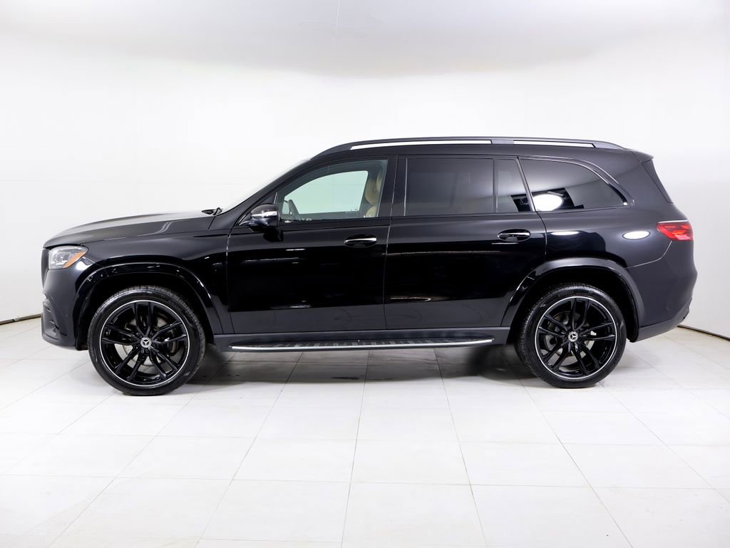 Used 2024 Mercedes-Benz GLS 580 4MATIC image 2