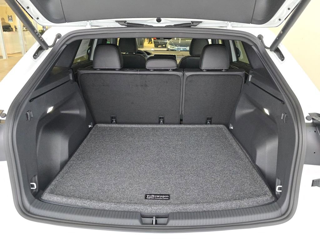 New 2026 Volkswagen Atlas Cross Sport SE image 12