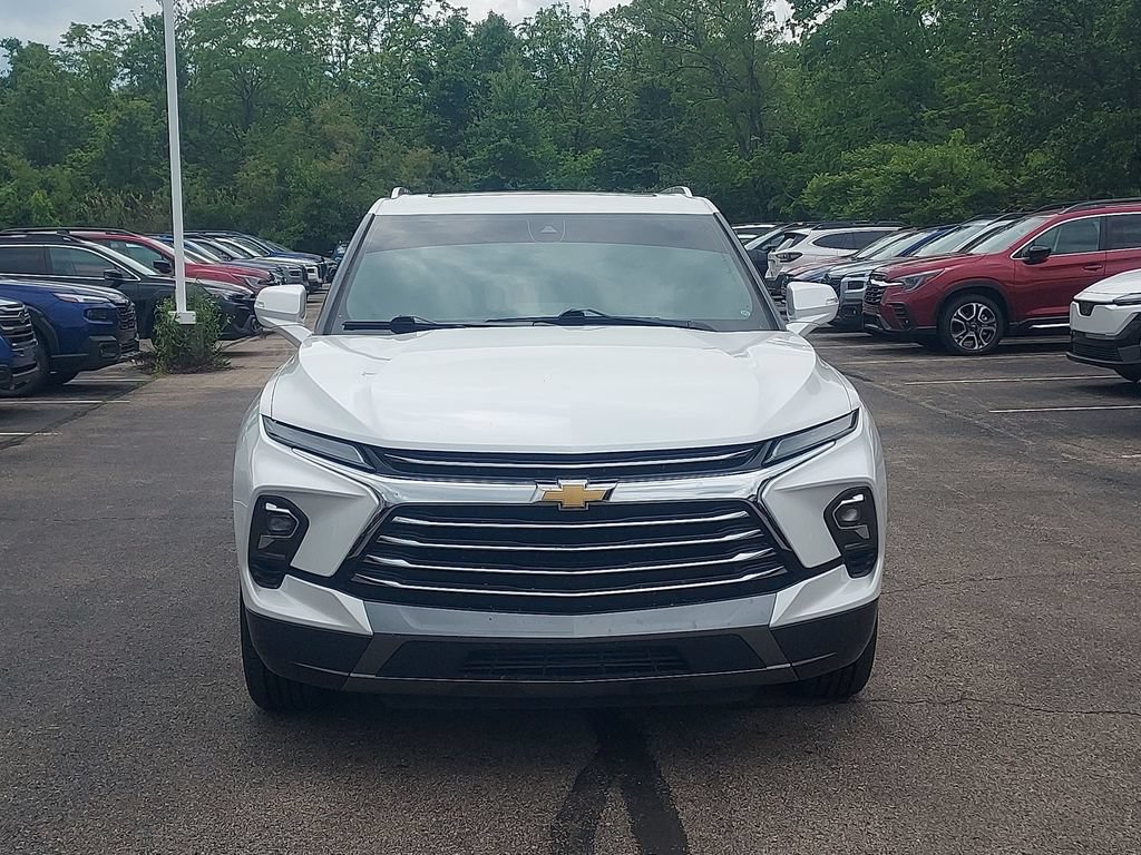 Used 2023 Chevrolet Blazer Premier FWD image 2