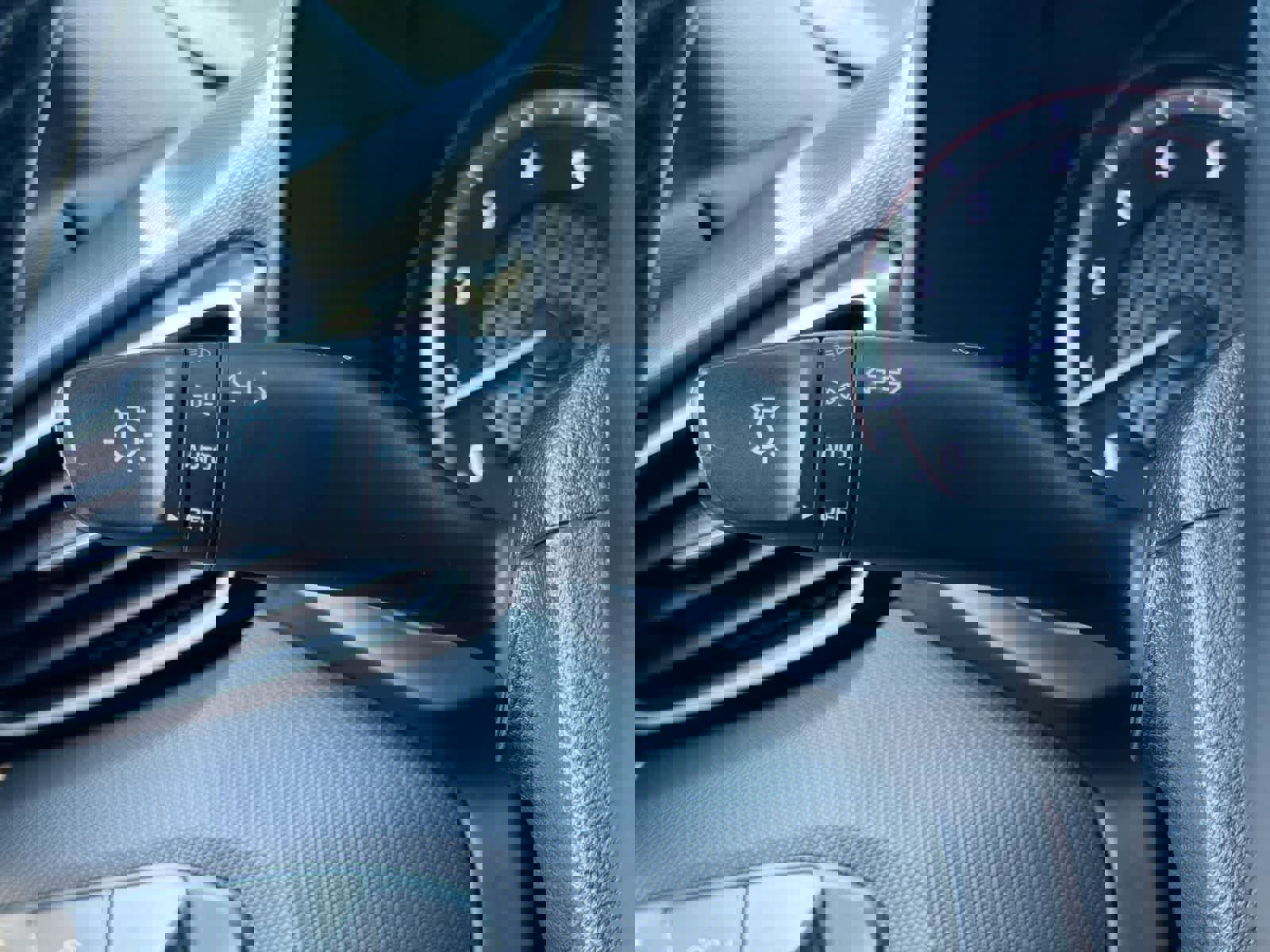 Used 2019 Hyundai Veloster 2.0 Premium image 27