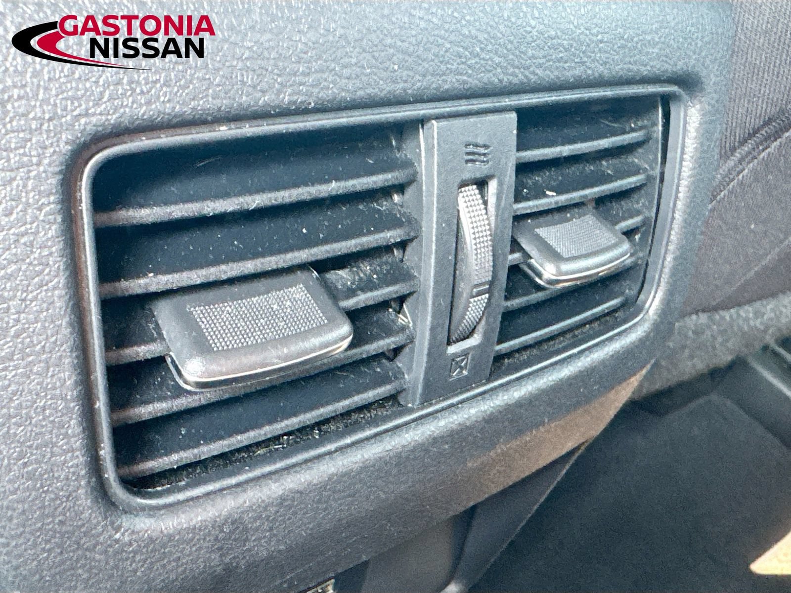Used 2021 Nissan Rogue SV FWD image 32