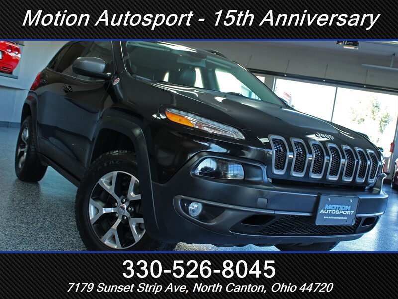 Used 2016 Jeep Cherokee Trailhawk AWD/4WD image 41