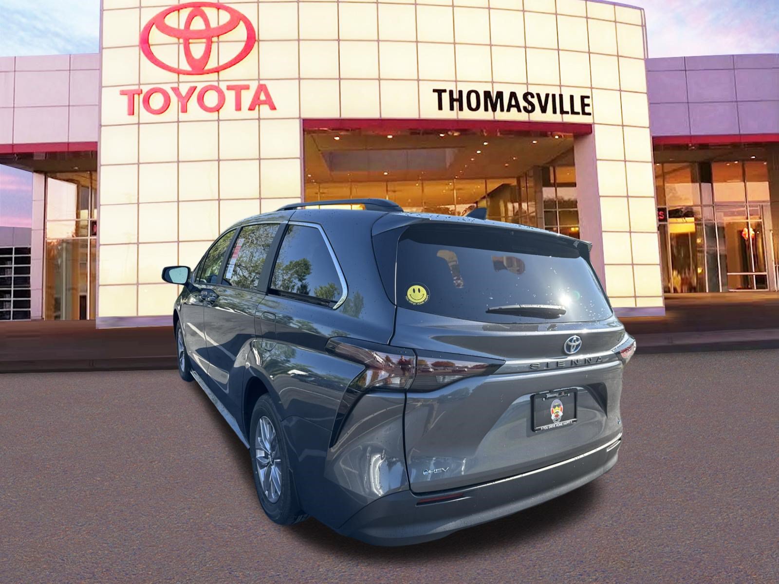 New 2025 Toyota Sienna LE FWD image 7