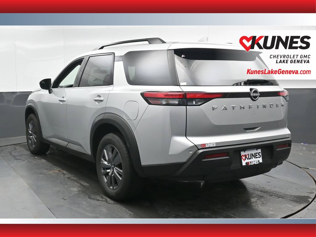 Used 2025 Nissan Pathfinder SV FWD image 10