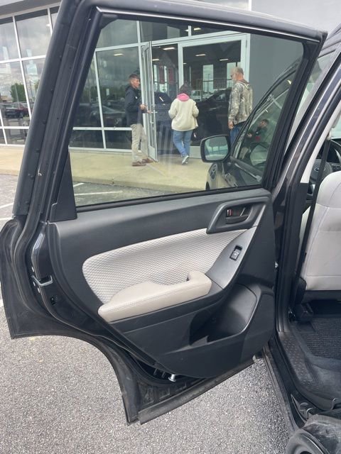 Used 2017 Subaru Forester 2.5i Premium w/ All-Weather Package AWD/4WD image 20