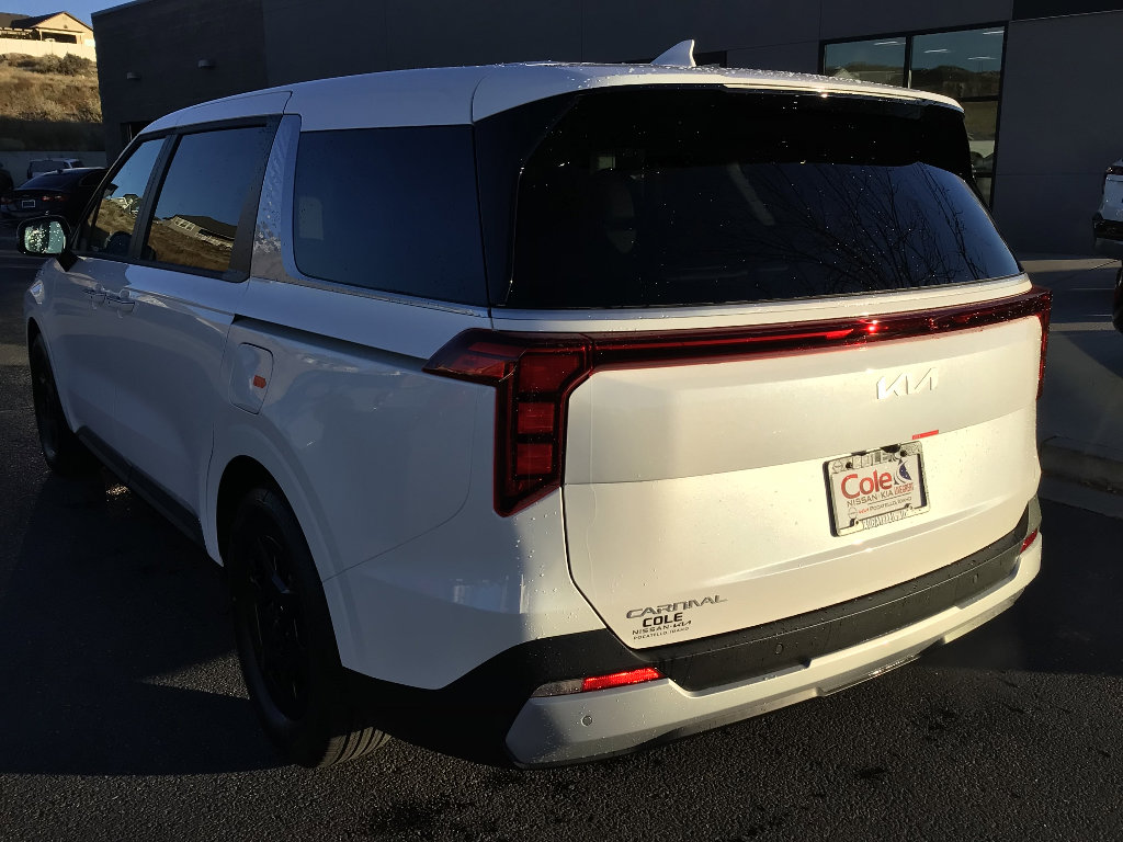 New 2026 Kia Carnival LX image 4