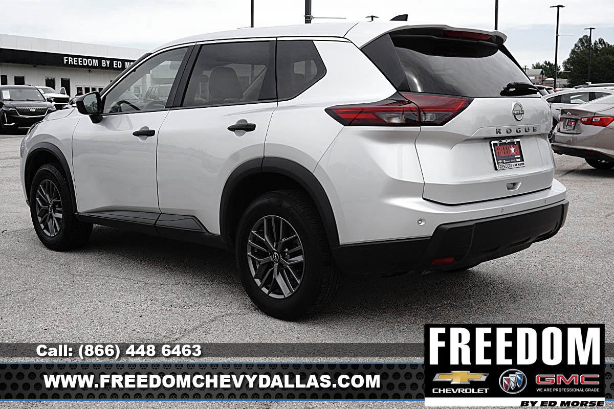 Used 2024 Nissan Rogue S FWD image 37