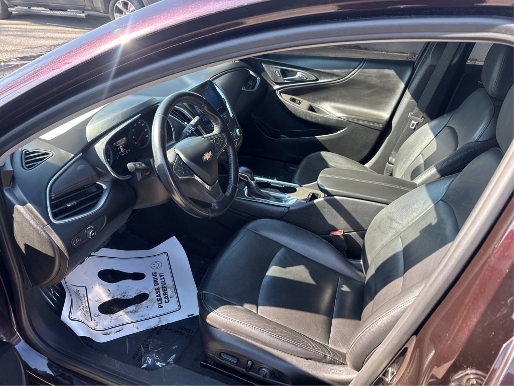 Used 2021 Chevrolet Malibu LT w/ Leather Package FWD image 11