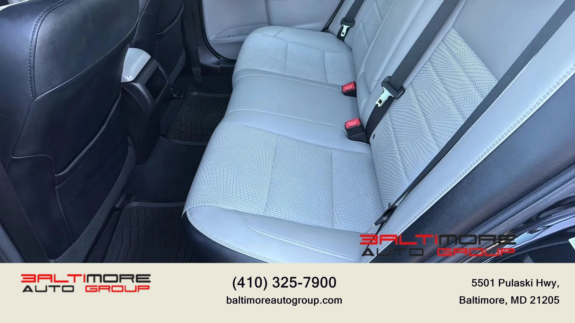 Used 2017 Toyota Camry SE w/ Moonroof Package FWD image 35