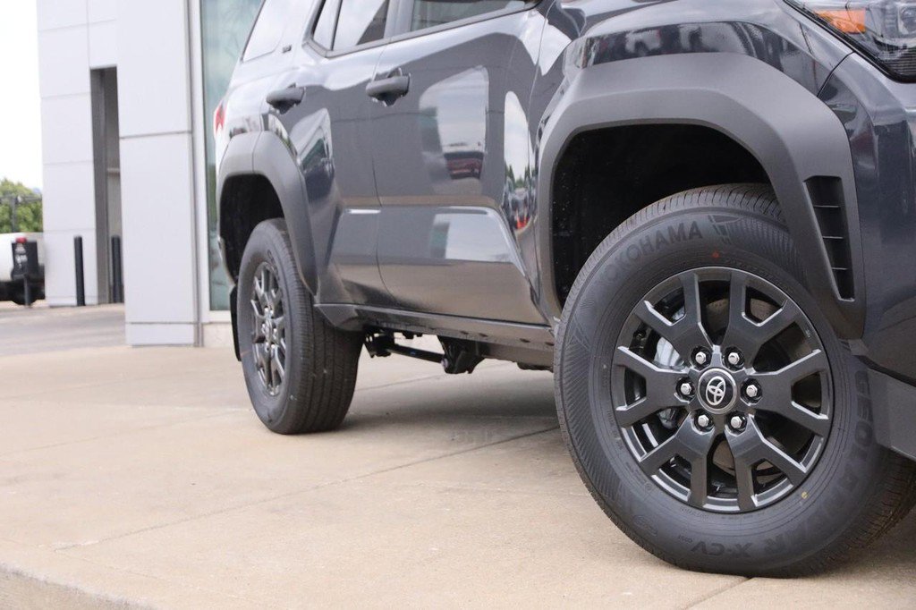 New 2026 Toyota 4Runner SR5 AWD/4WD image 3