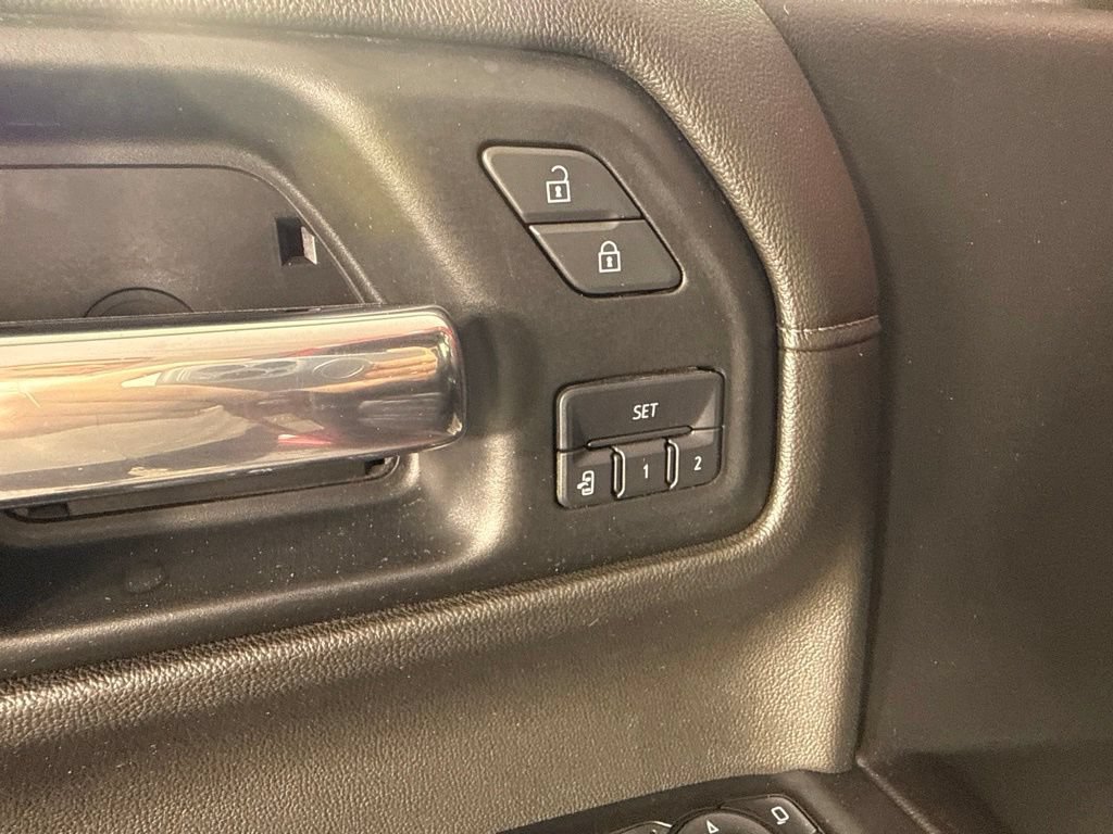 Used 2019 Chevrolet Silverado 1500 High Country w/ High Country Premium Package AWD/4WD image 12