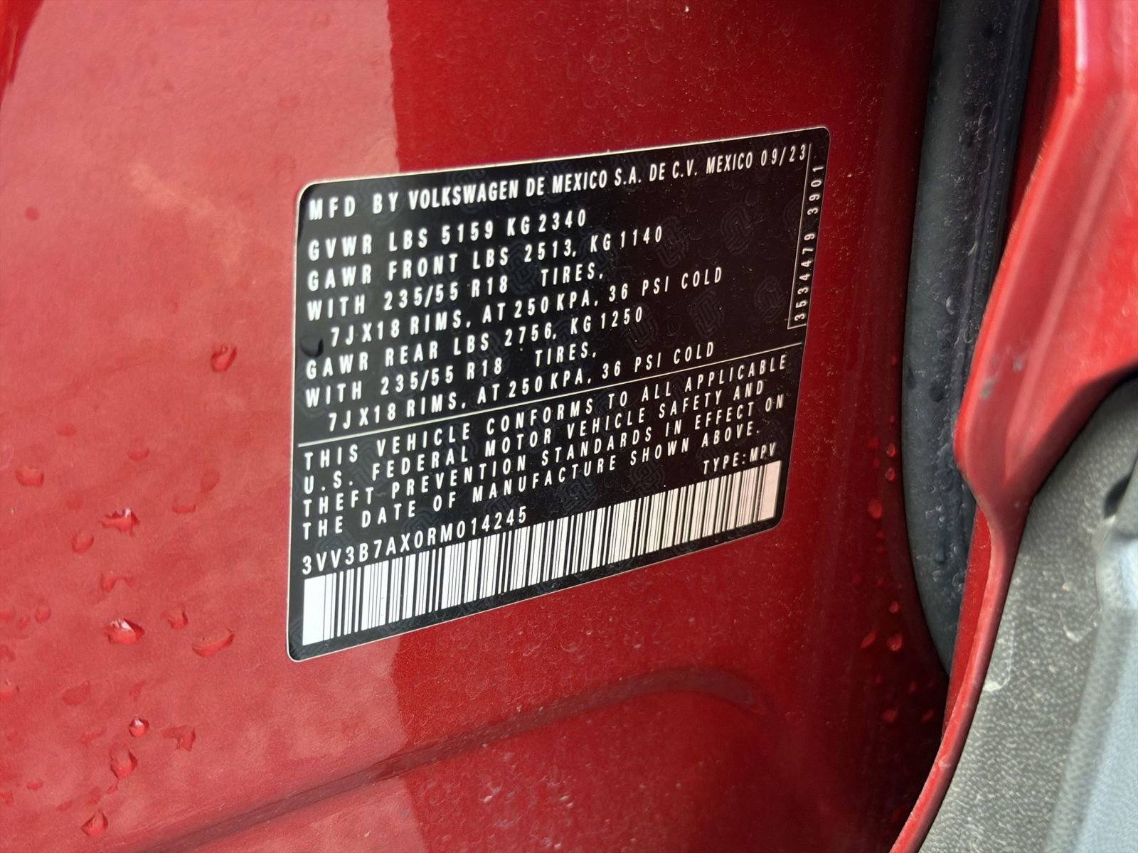 Used 2024 Volkswagen Tiguan SE image 35