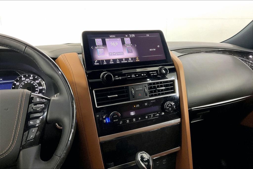 Used 2024 INFINITI QX80 Sensory AWD/4WD image 9