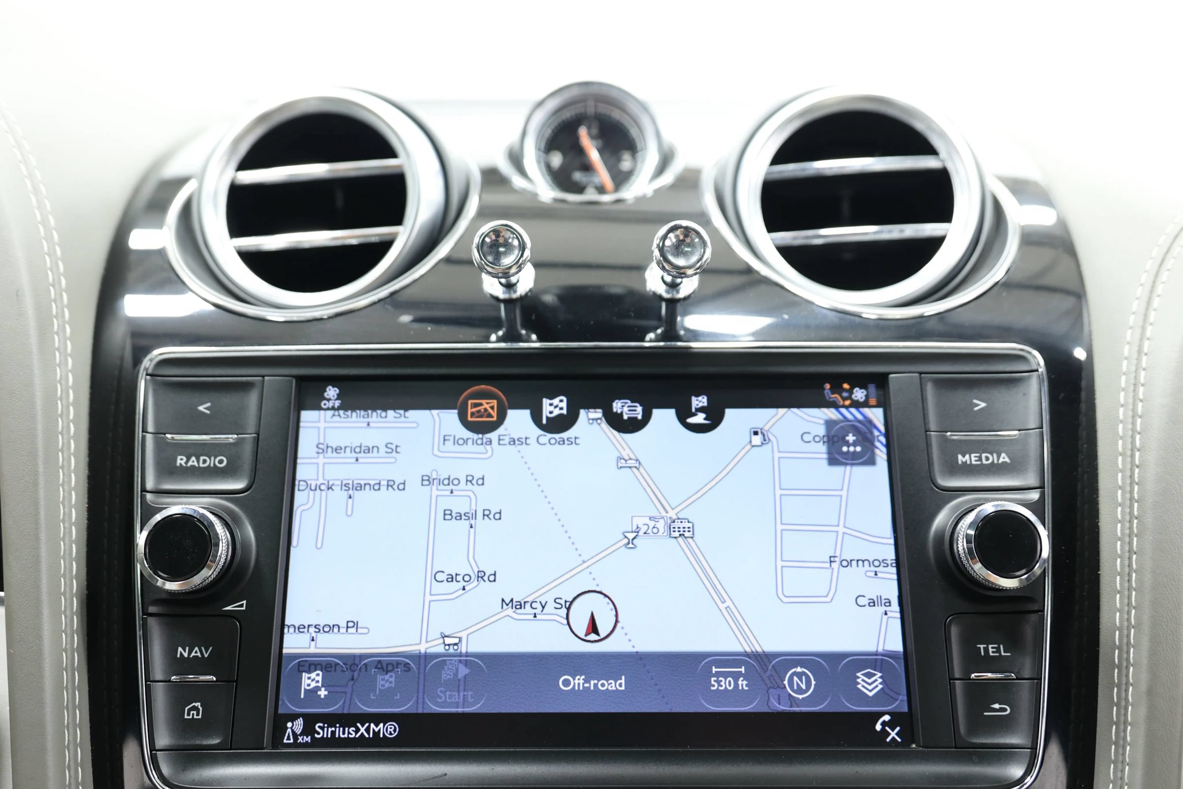 Used 2018 Bentley Bentayga Onyx Edition AWD/4WD image 40