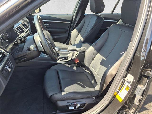 Used 2018 BMW 330i Sedan w/ Convenience Package RWD image 16