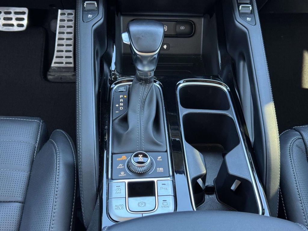 Used 2022 Kia Telluride SX w/ SX Prestige Package image 6