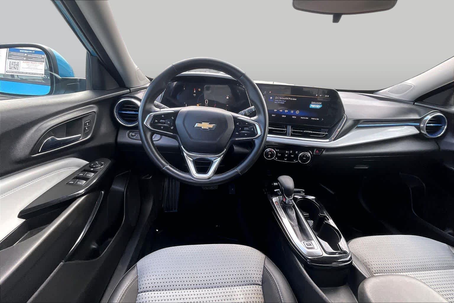 Used 2025 Chevrolet Trax LT w/ Driver Confidence Package FWD image 6