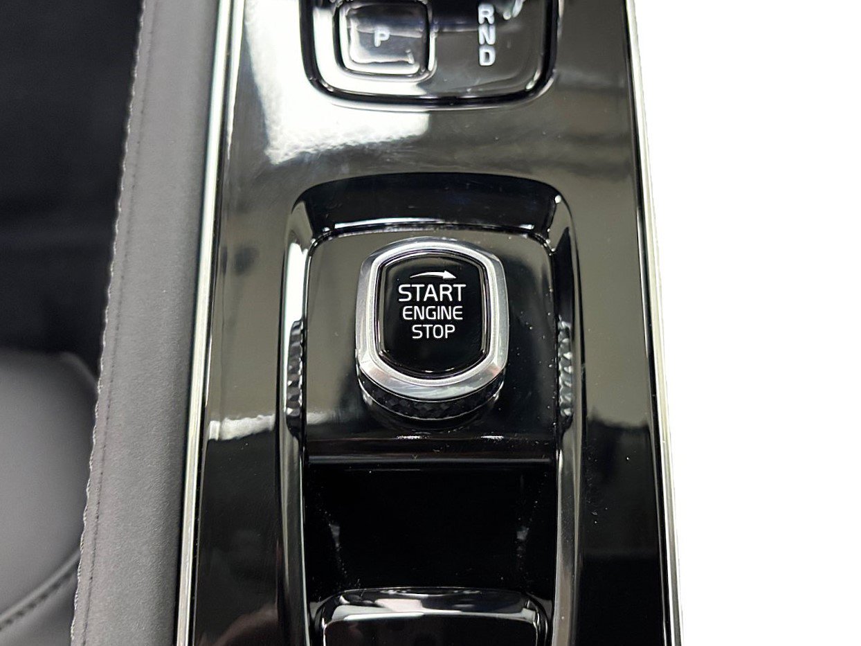 New 2026 Volvo XC90 B6 Plus w/ Protection Package Premier AWD/4WD image 36