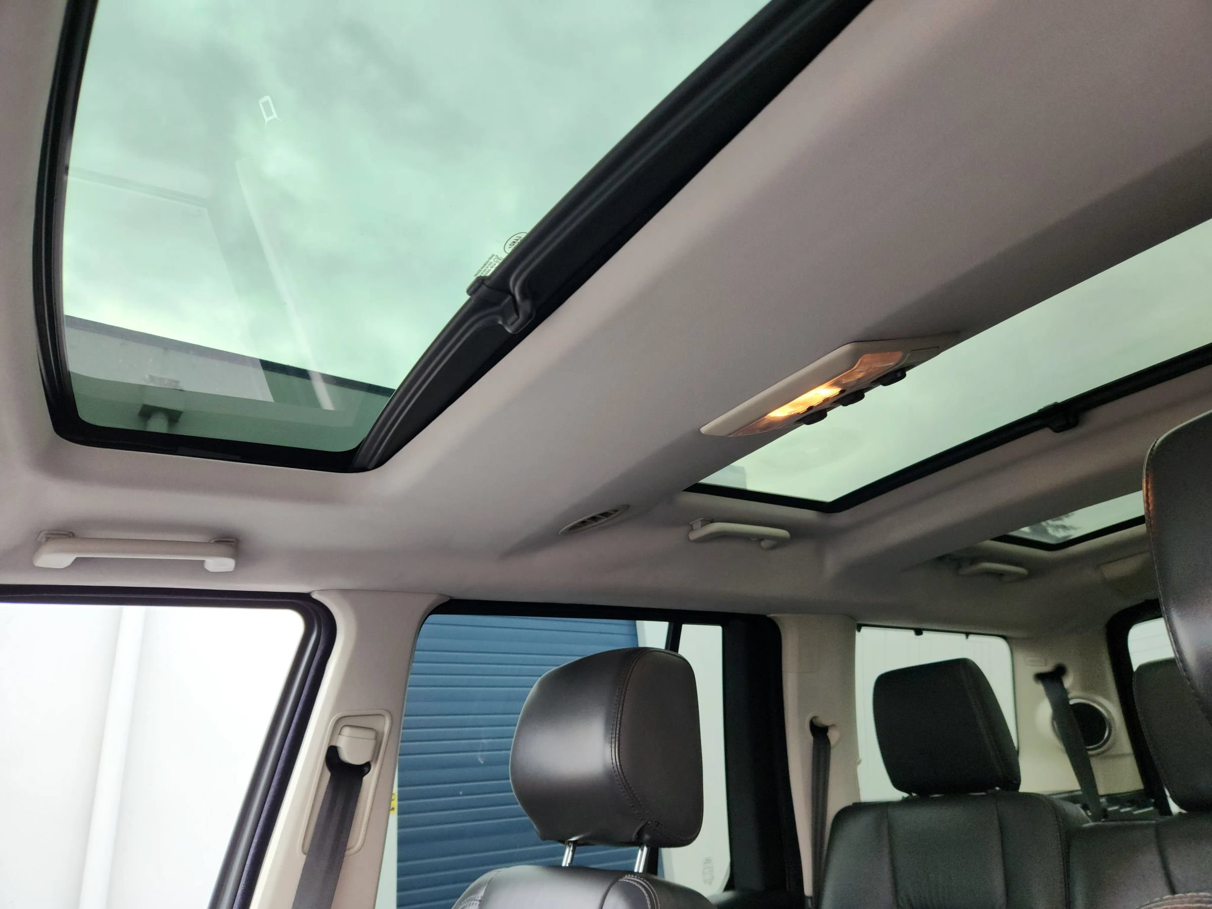 Used 2012 Land Rover LR4 HSE LUX AWD/4WD image 18