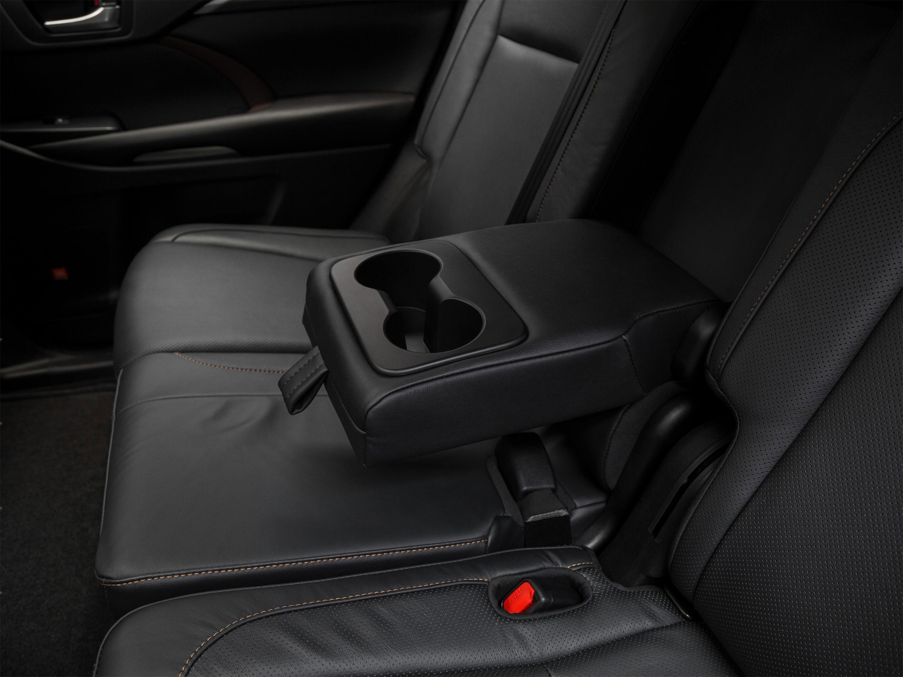 Used 2019 Toyota Highlander Limited Platinum FWD image 41