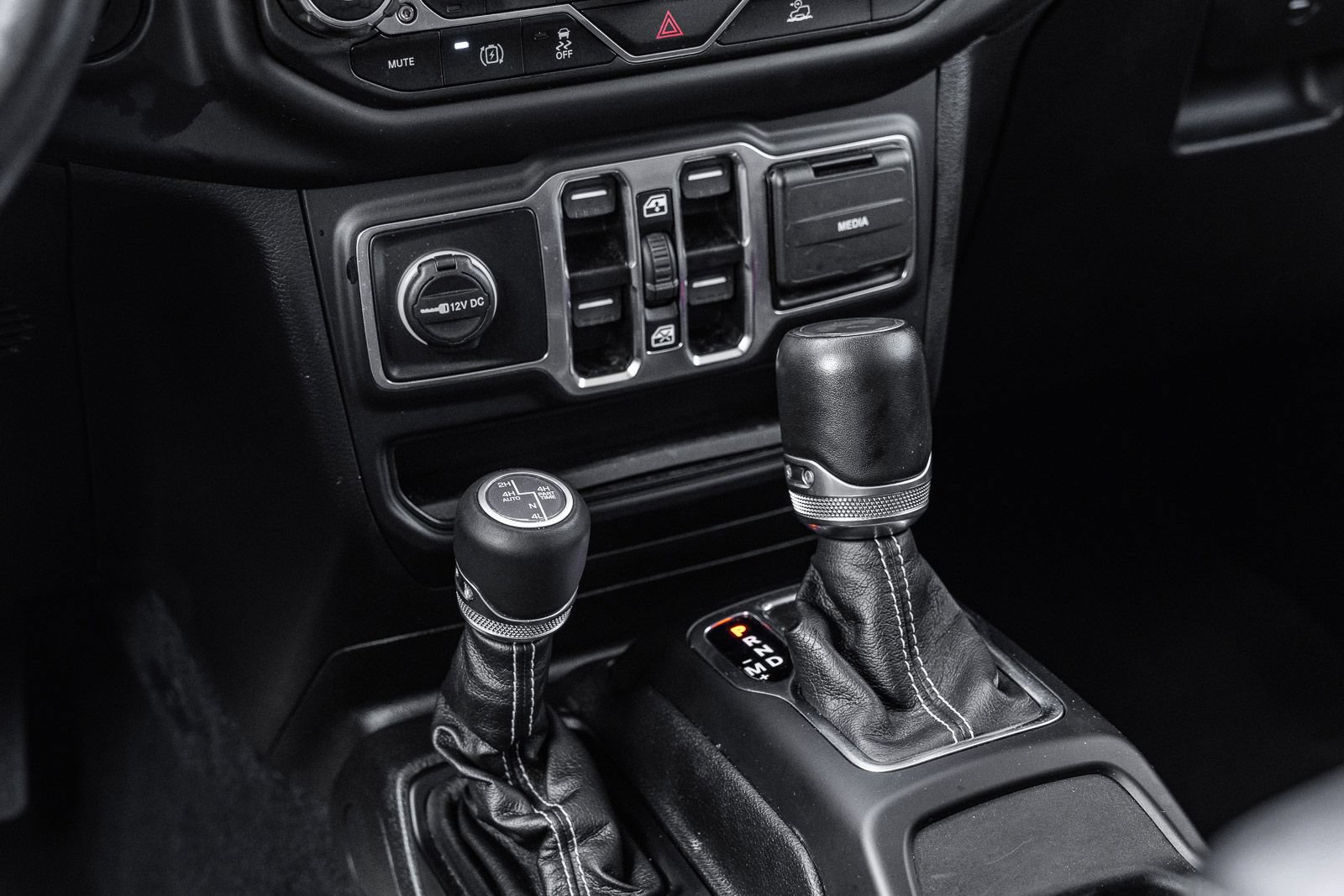 Used 2023 Jeep Wrangler Unlimited Sahara w/ Cold Weather Group AWD/4WD image 27