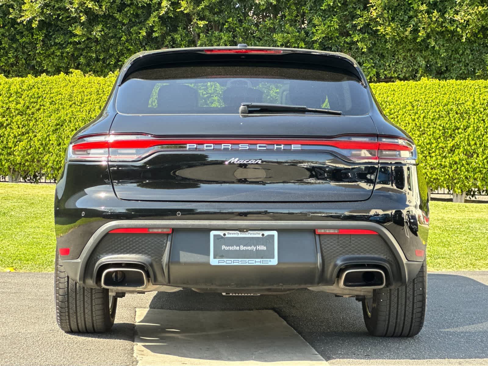 Certified 2025 Porsche Macan AWD/4WD image 7