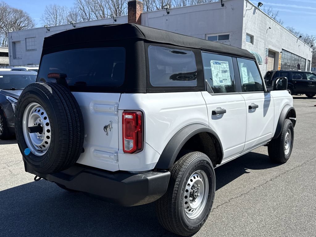 New 2025 Ford Bronco 4-Door image 4